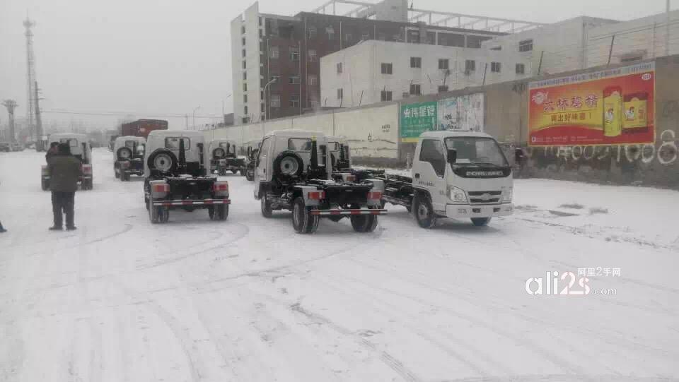 
二手垃圾车 车厢可卸式垃圾车
