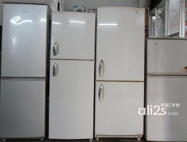 
石家庄饭店制冷设备回收 高价回收冷柜、雪花机、冰柜、冰箱等等
