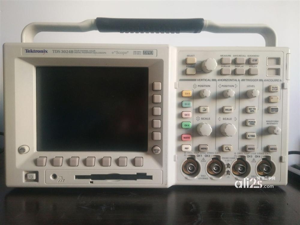 
回收/销售二手Tektronix/泰克TDS3012B 数字示波器
