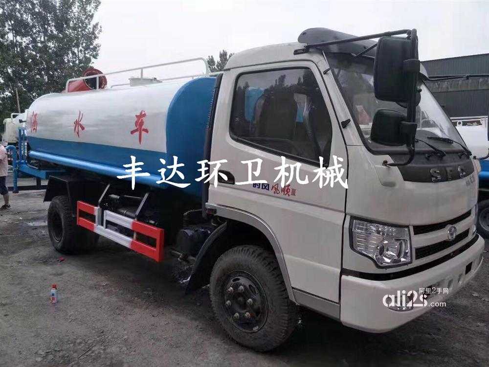 
2立方农用三轮洒水车 15吨洒水车价格
