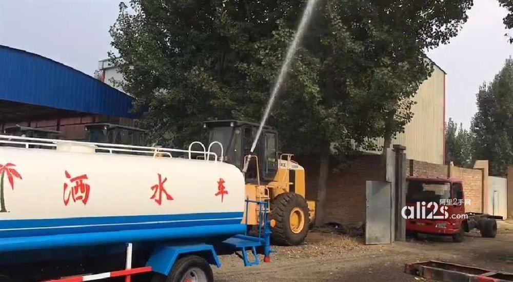 
出售二手洒水车，6吨洒水车
