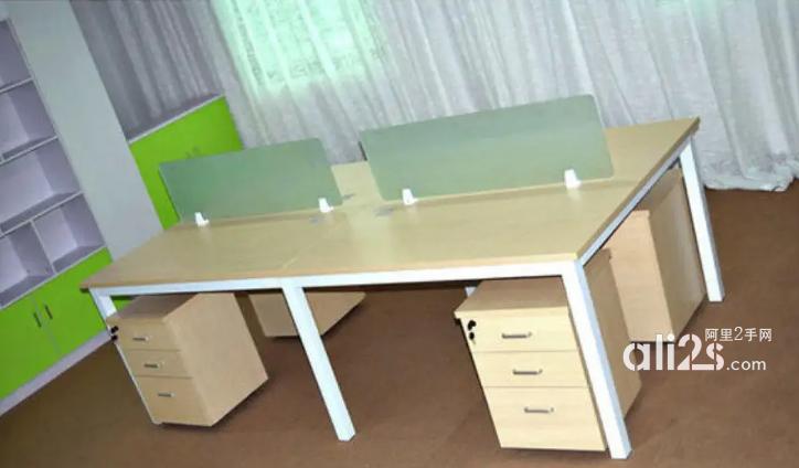 
佳木斯回收办公桌椅、老板桌文件柜、铁皮柜会议桌
